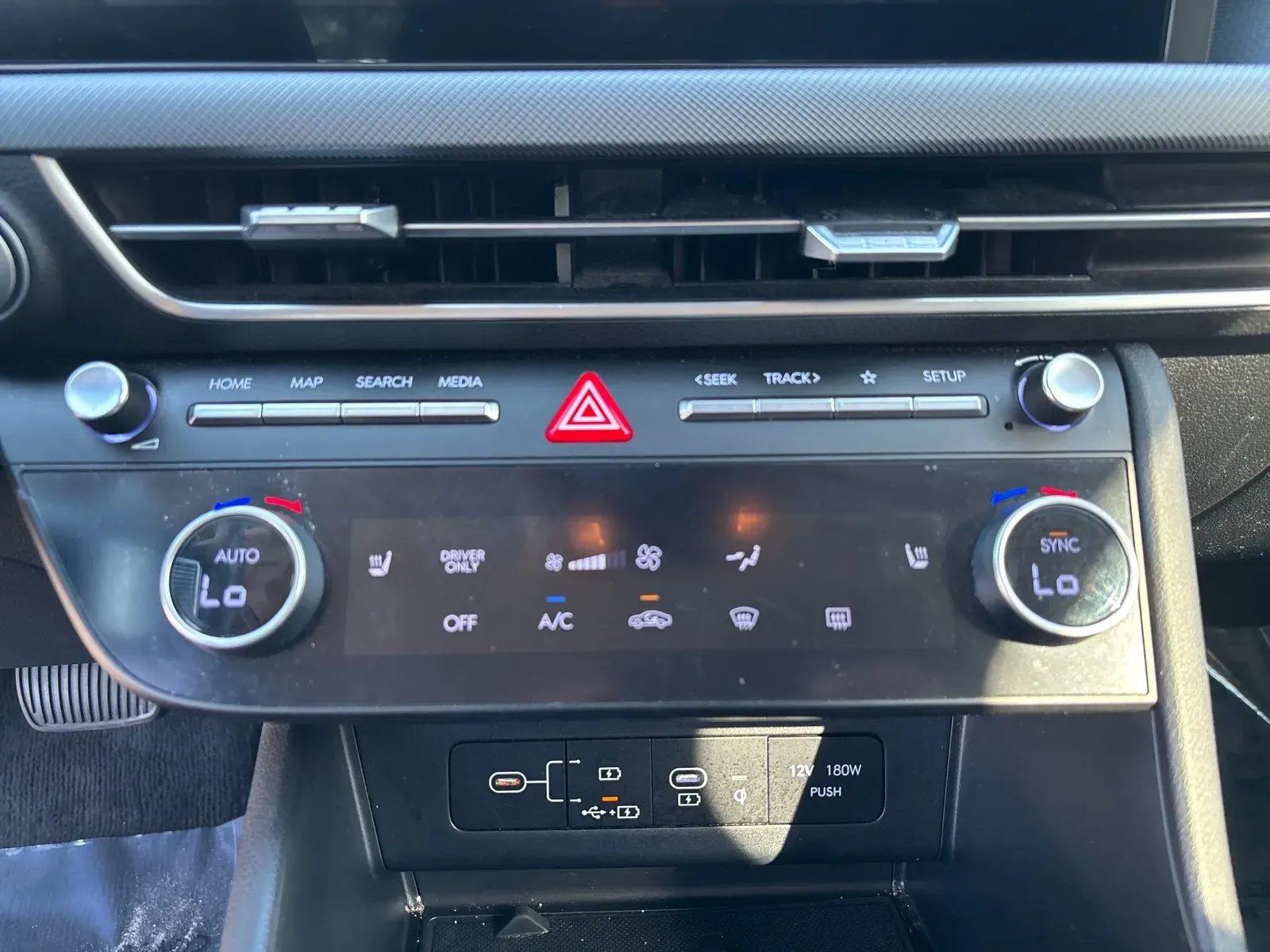 2025 Hyundai Sonata Hybrid SEL - Photo 20