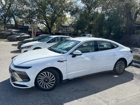 Another view of 2025 Hyundai Sonata Hybrid SEL for sale in Seffner, FL at Evo Motors
