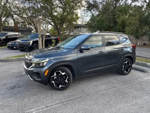 Another view of 2025 Kia Seltos S for sale in Seffner, FL at Evo Motors