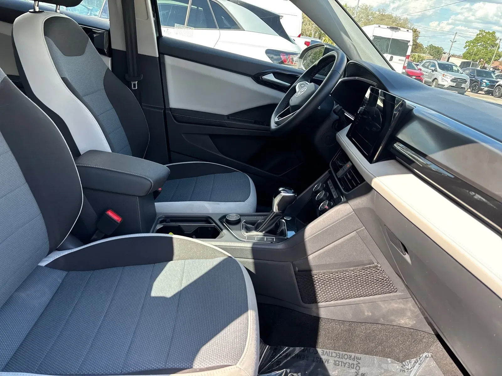 2025 Volkswagen Taos S - Photo 13