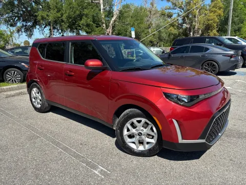 More photos of 2023 Kia Soul LX at Evo Motors, FL