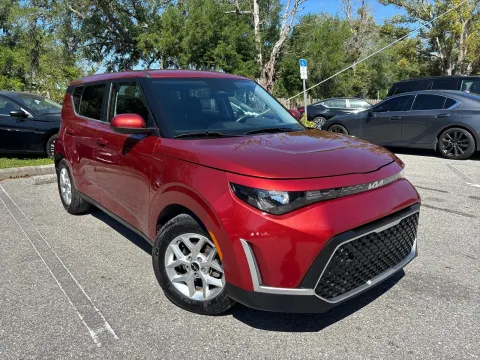 More photos of 2023 Kia Soul LX at Evo Motors, FL