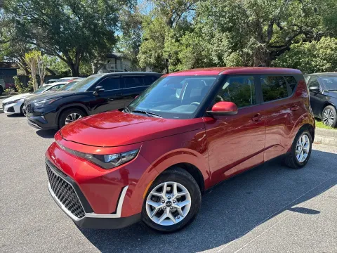 Photos of 2023 Kia Soul LX for sale in Seffner, FL at Evo Motors