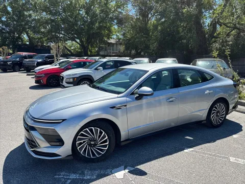 Another view of 2025 Hyundai Sonata Hybrid SEL for sale in Seffner, FL at Evo Motors