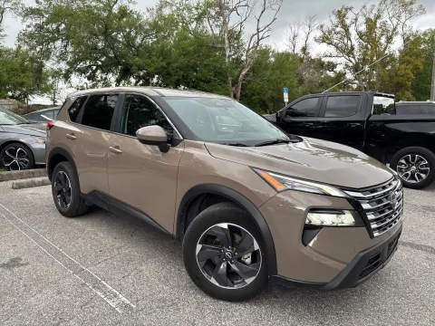 More photos of 2025 Nissan Rogue SV AWD at Evo Motors, FL