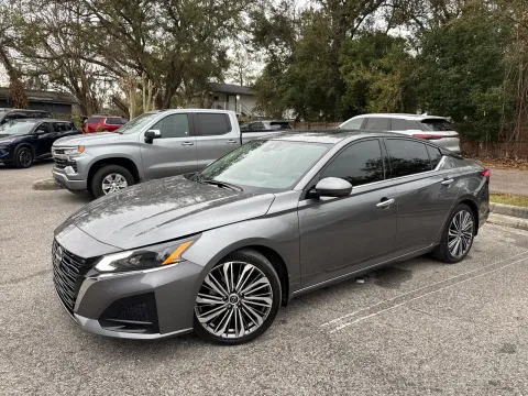 Another view of 2023 Nissan Altima 2.5 SL for sale in Seffner, FL at Evo Motors