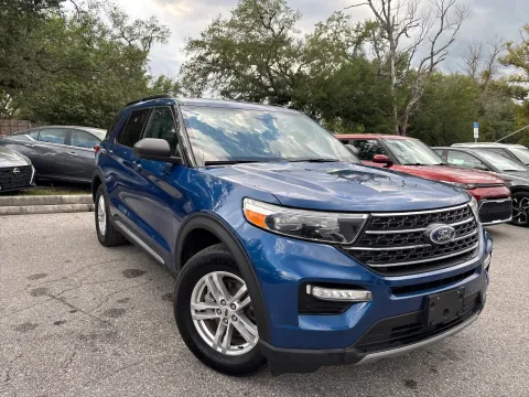 More photos of 2023 Ford Explorer XLT at Evo Motors, FL