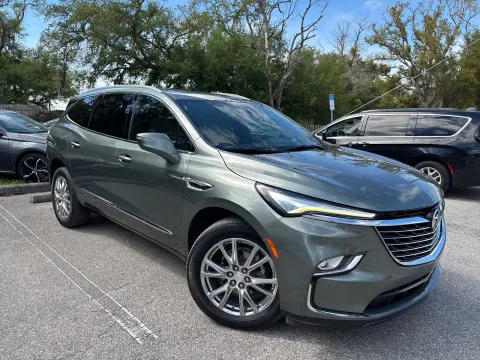 More photos of 2022 Buick Enclave Essence at Evo Motors, FL