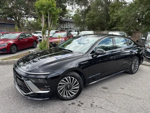 Photos of 2025 Hyundai Sonata Hybrid SEL for sale in Seffner, FL at Evo Motors