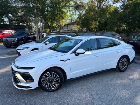Another view of 2025 Hyundai Sonata Hybrid SEL for sale in Seffner, FL at Evo Motors