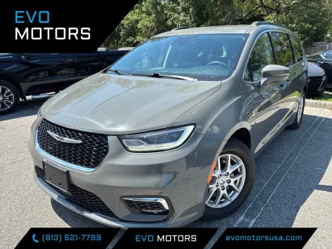 White 2022 Chrysler Pacifica Touring L for sale in Seffner, FL