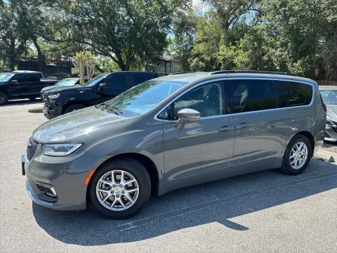 Another view of 2022 Chrysler Pacifica Touring L for sale in Seffner, FL at Evo Motors