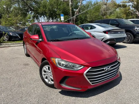 More photos of 2017 Hyundai Elantra SE at Evo Motors, FL