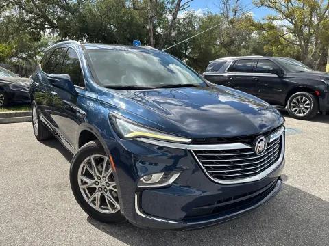 More photos of 2023 Buick Enclave Essence w/SUNROOF at Evo Motors, FL