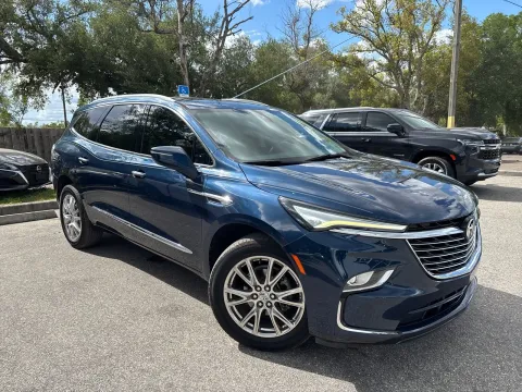 More photos of 2023 Buick Enclave Essence at Evo Motors, FL