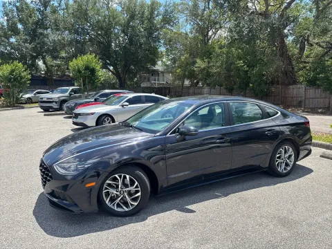 Another view of 2023 Hyundai Sonata SEL for sale in Seffner, FL at Evo Motors