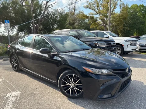 More photos of 2021 Toyota Camry SE at Evo Motors, FL