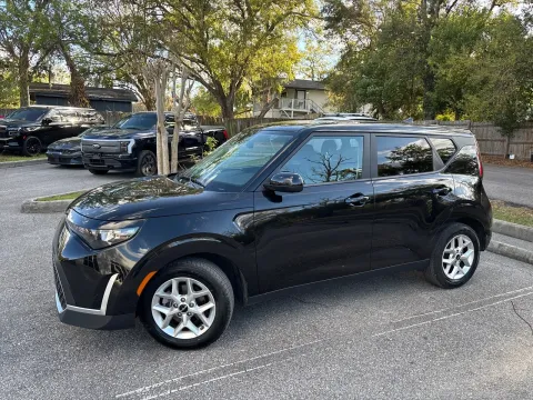 Another view of 2025 Kia Soul LX for sale in Seffner, FL at Evo Motors