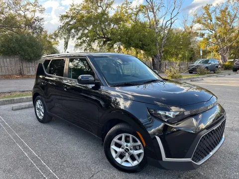 More photos of 2025 Kia Soul LX at Evo Motors, FL