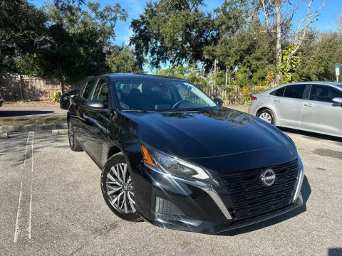 More photos of 2025 Nissan Altima SV at Evo Motors, FL