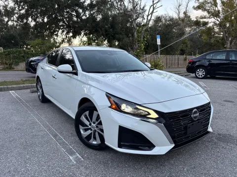 More photos of 2023 Nissan Altima 2.5 S at Evo Motors, FL