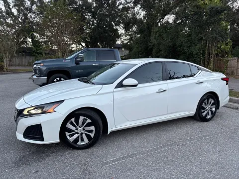 Another view of 2023 Nissan Altima 2.5 S for sale in Seffner, FL at Evo Motors