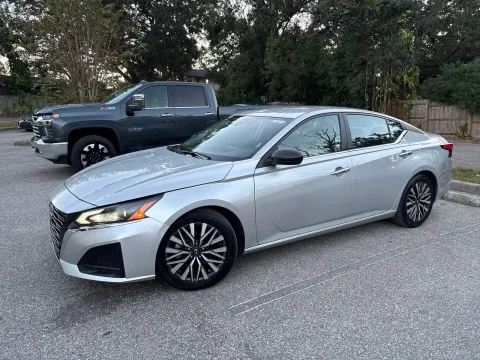 Another view of 2024 Nissan Altima 2.5 SV for sale in Seffner, FL at Evo Motors
