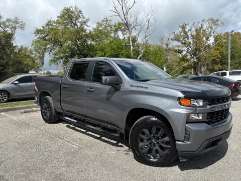 More photos of 2019 Chevrolet Silverado 1500 Custom Crew Cab V8 W/20IN WHEELS at Evo Motors, FL