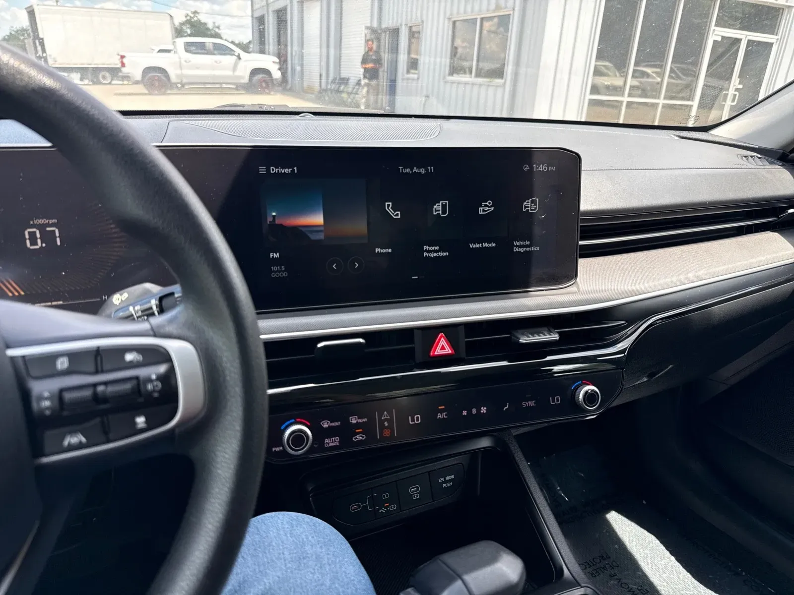 2025 Kia K5 LXS - Photo 20