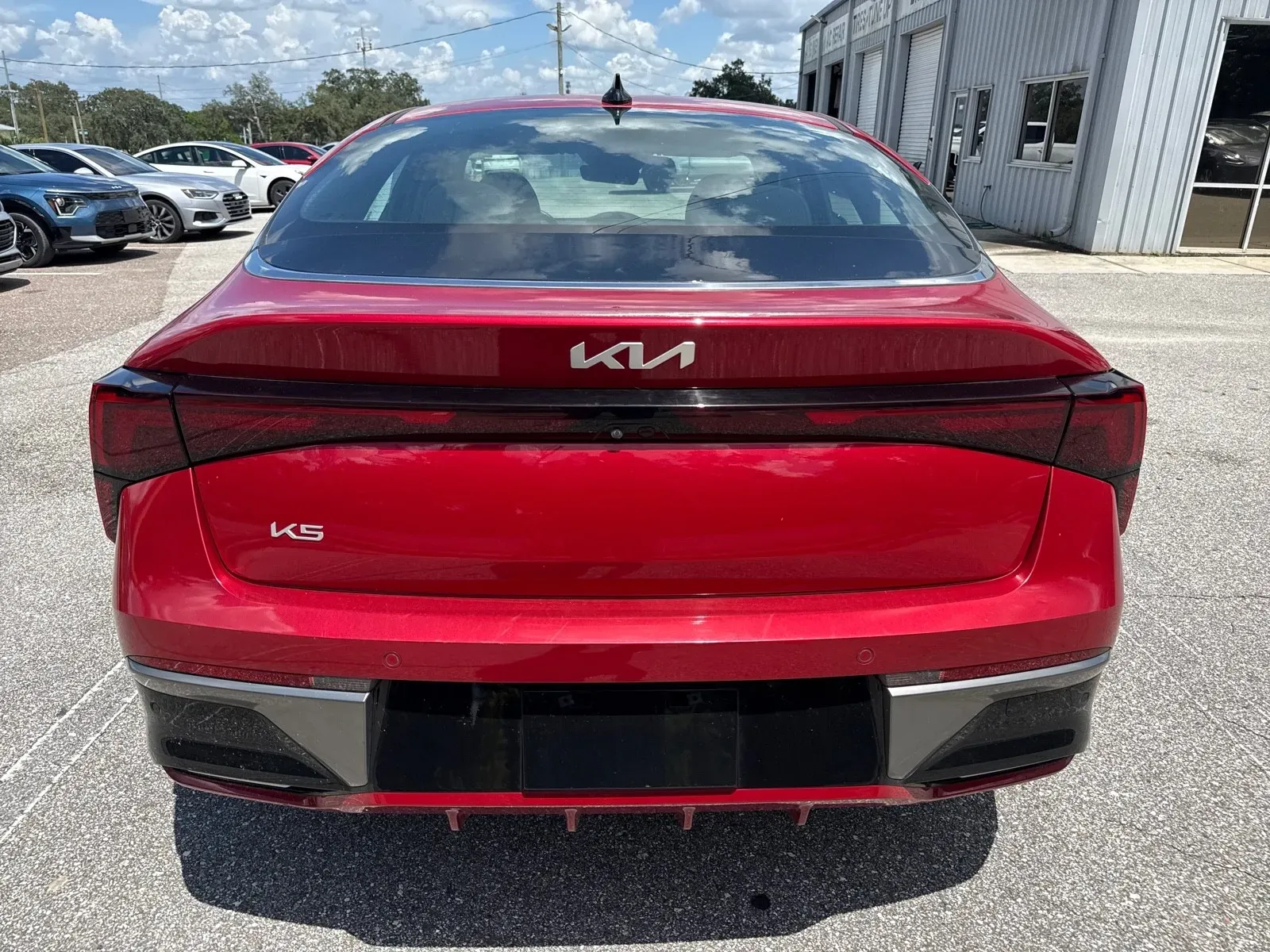 2025 Kia K5 LXS - Photo 9