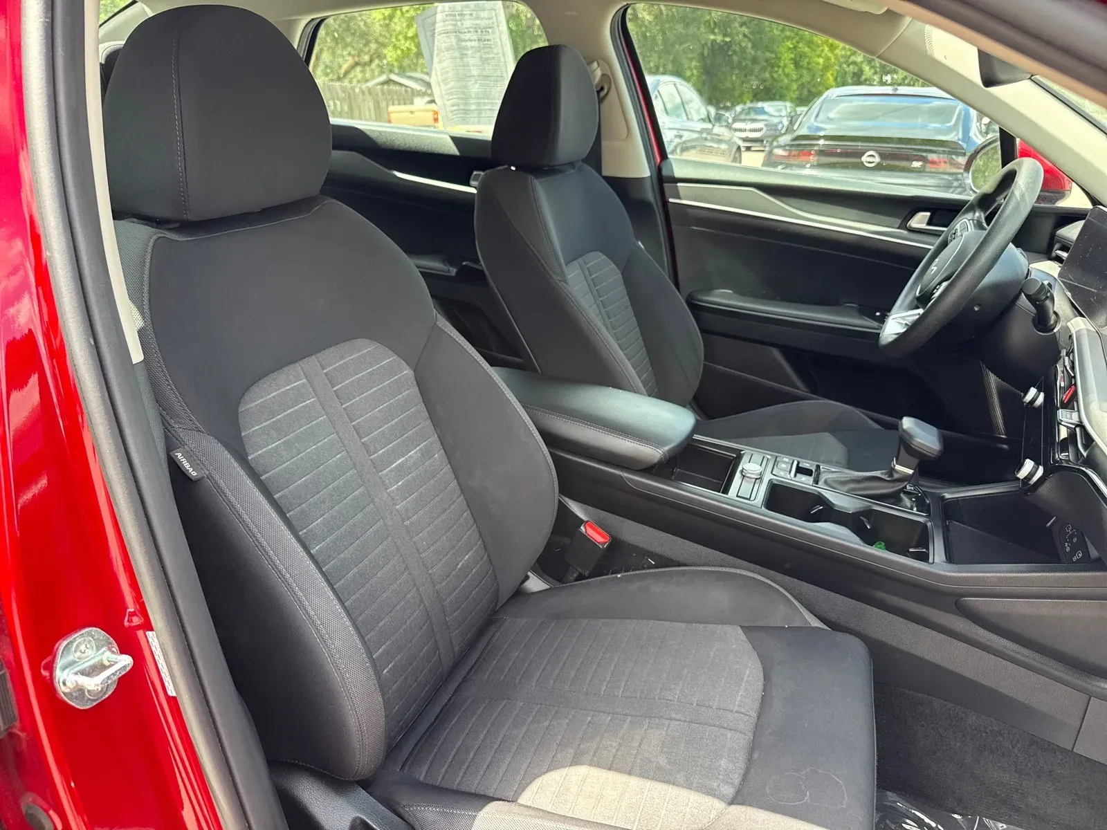 2025 Kia K5 LXS - Photo 15