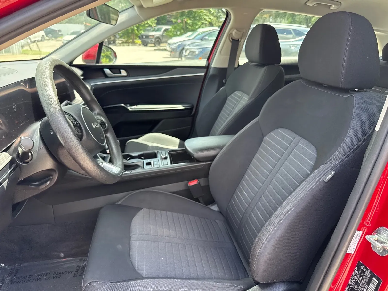 2025 Kia K5 LXS - Photo 12
