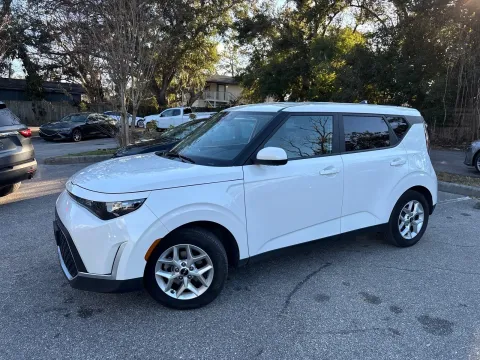 Another view of 2024 Kia Soul LX for sale in Seffner, FL at Evo Motors