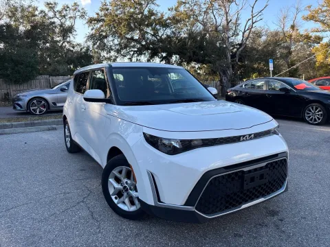 More photos of 2024 Kia Soul LX at Evo Motors, FL