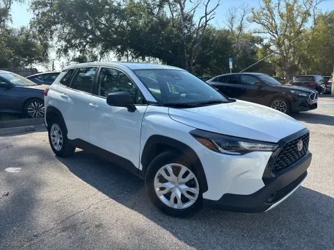 More photos of 2024 Toyota Corolla Cross L at Evo Motors, FL