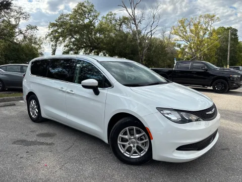 More photos of 2023 Chrysler Voyager LX at Evo Motors, FL