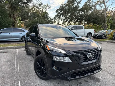 More photos of 2023 Nissan Rogue SV w/PREMIUM & MIDNIGHT PKG. LTHR. PANO. at Evo Motors, FL