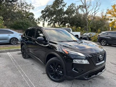 More photos of 2023 Nissan Rogue SV w/PREMIUM & MIDNIGHT PKG. LTHR. PANO. at Evo Motors, FL