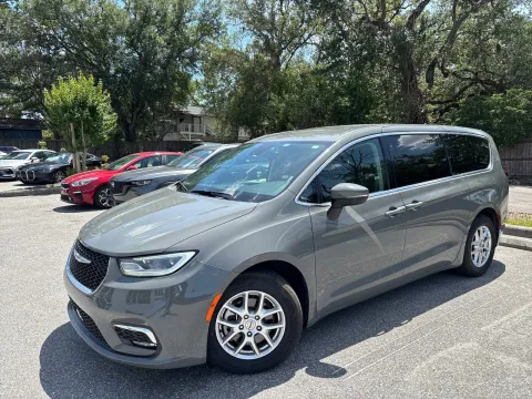 Photos of 2023 Chrysler Pacifica Touring L for sale in Seffner, FL at Evo Motors