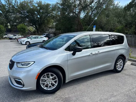 Another view of 2024 Chrysler Pacifica Touring L for sale in Seffner, FL at Evo Motors