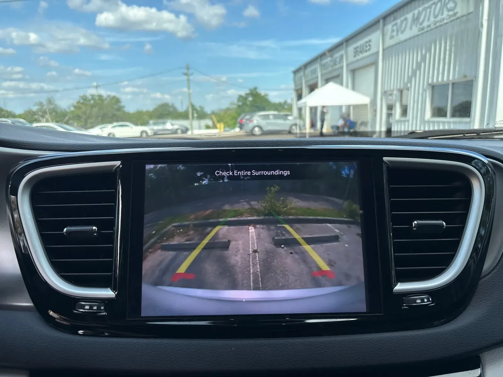 2024 Chrysler Pacifica Touring L - Photo 22