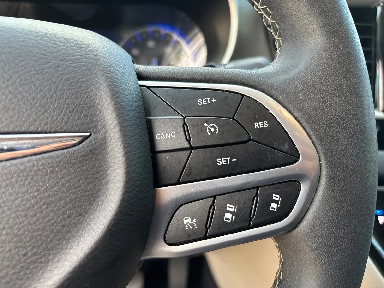 2024 Chrysler Pacifica Touring L - Photo 16