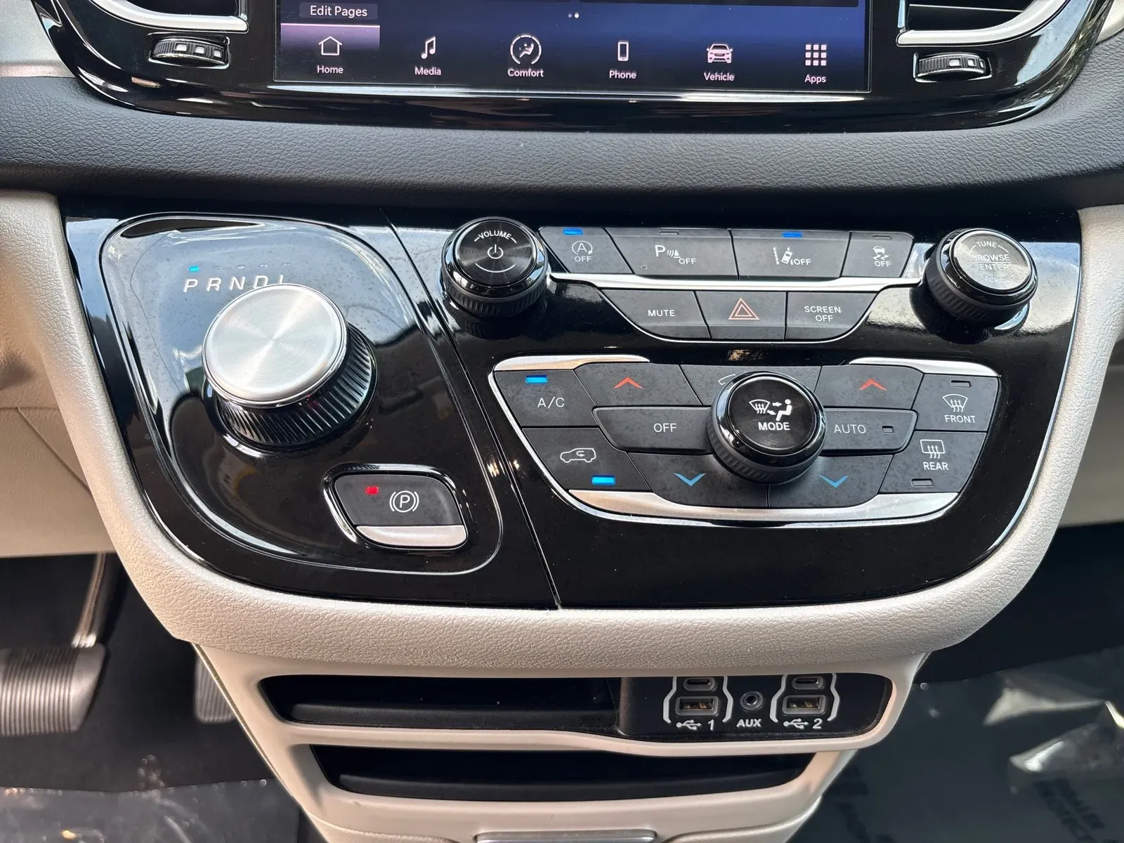 2024 Chrysler Pacifica Touring L - Photo 20