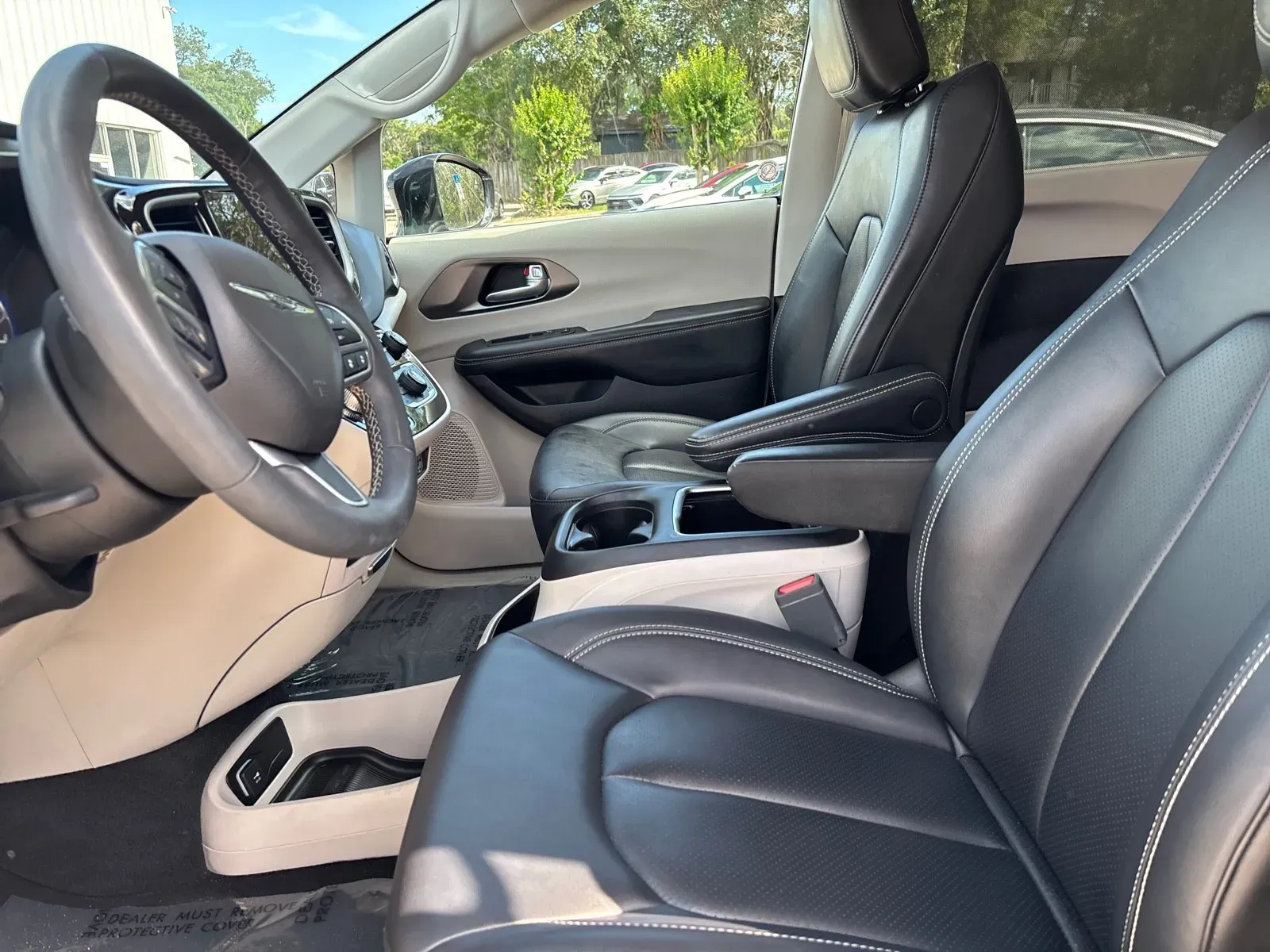 2024 Chrysler Pacifica Touring L - Photo 10