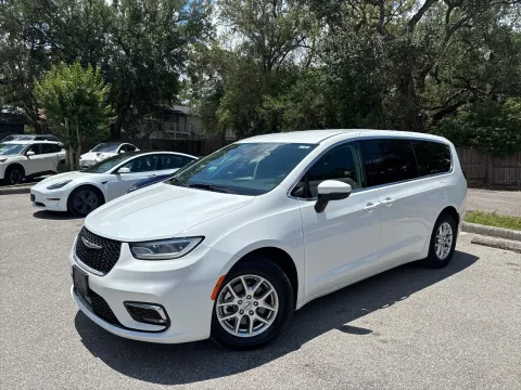 Photos of 2023 Chrysler Pacifica Touring L for sale in Seffner, FL at Evo Motors