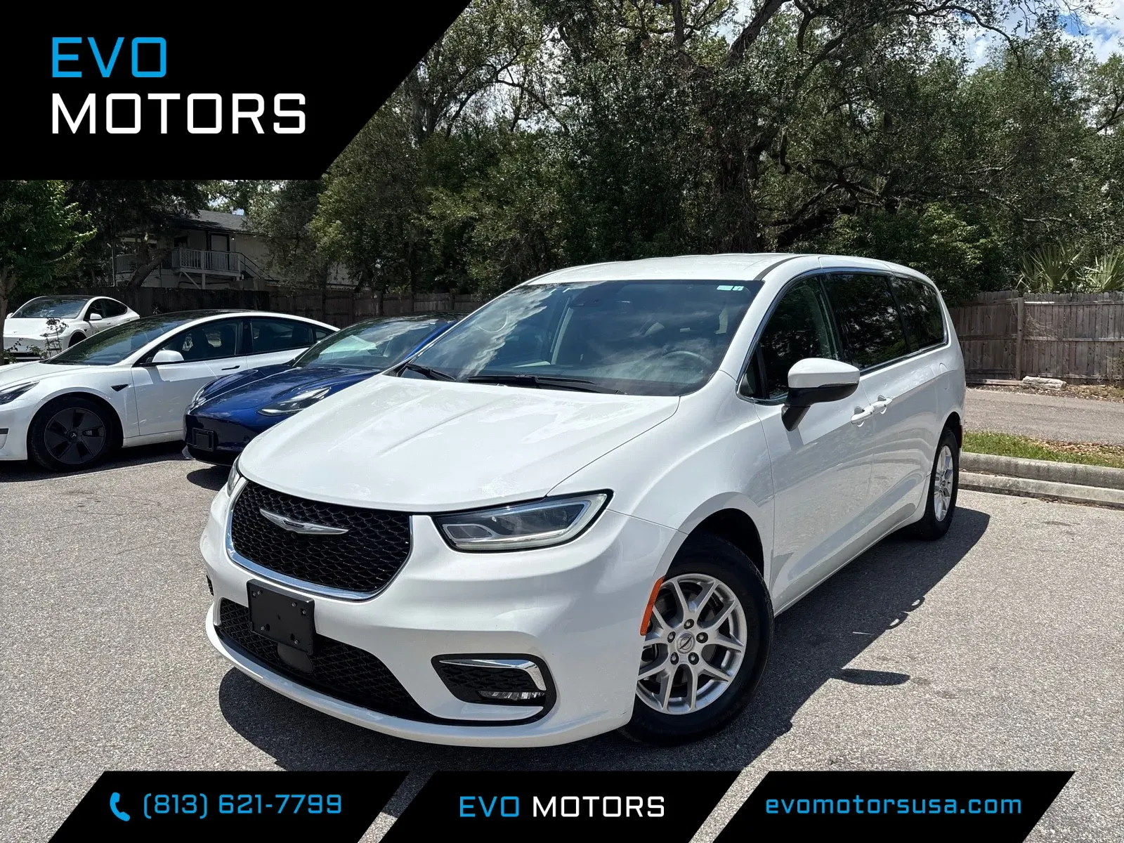 White 2023 Chrysler Pacifica Touring L for sale in Seffner, FL