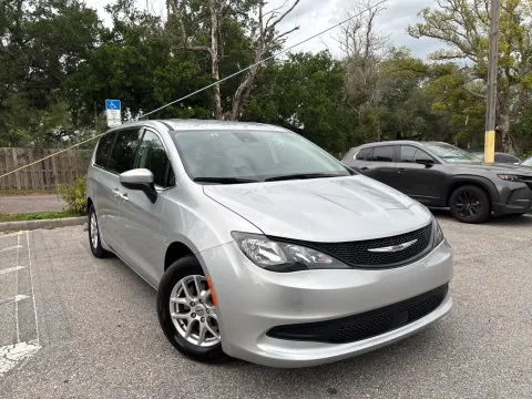 More photos of 2023 Chrysler Voyager (fleet-only) LX at Evo Motors, FL