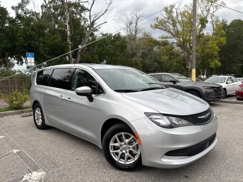 More photos of 2023 Chrysler Voyager (fleet-only) LX at Evo Motors, FL