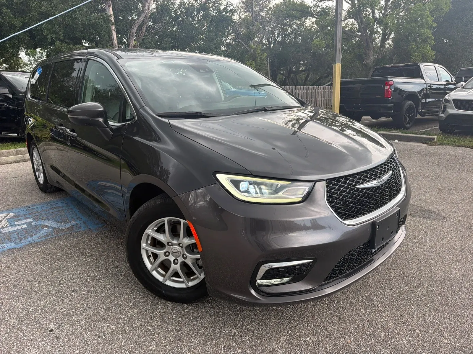2023 Chrysler Pacifica Touring L - Photo 6