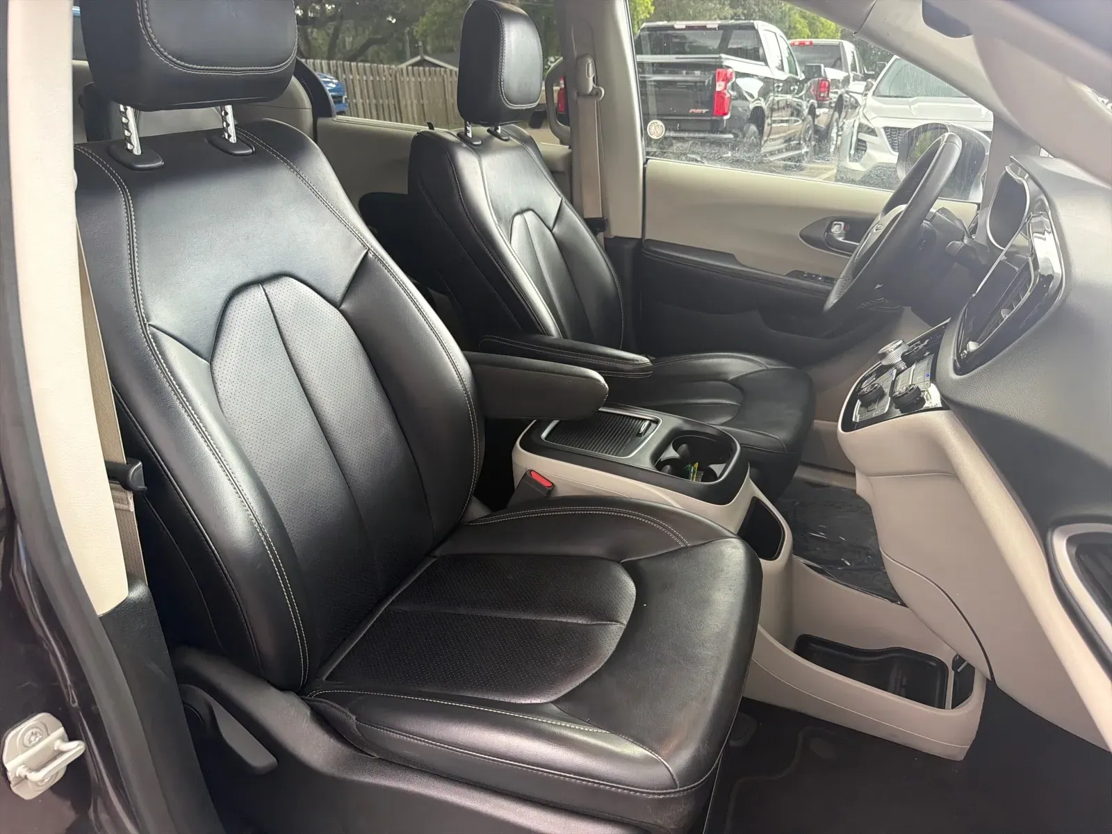 2023 Chrysler Pacifica Touring L - Photo 19